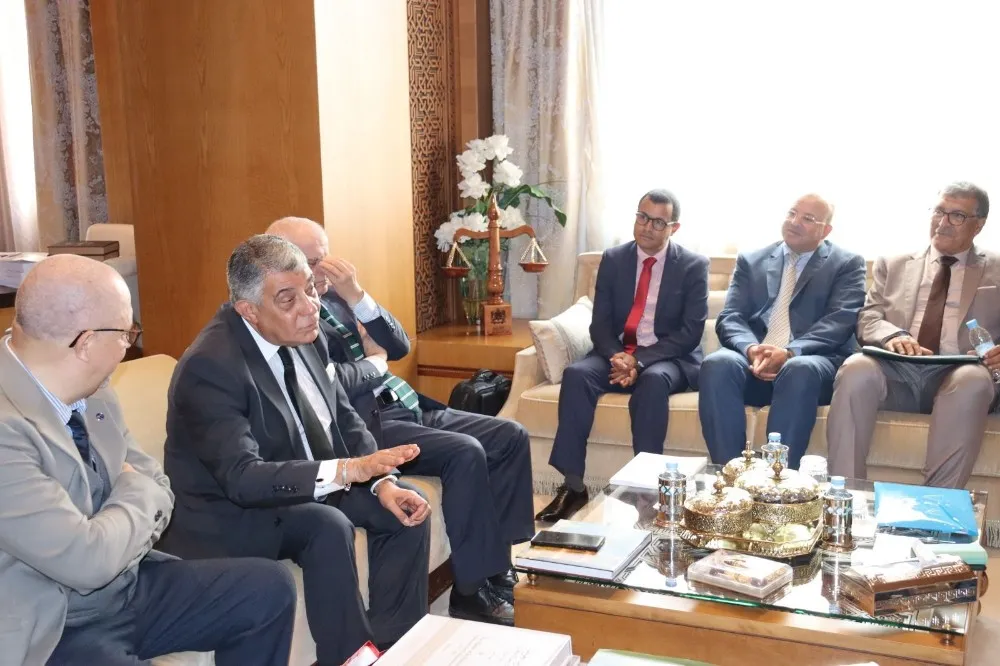 صورة طلبة حقوق من كلية سطات بالمحكمة الدستورية