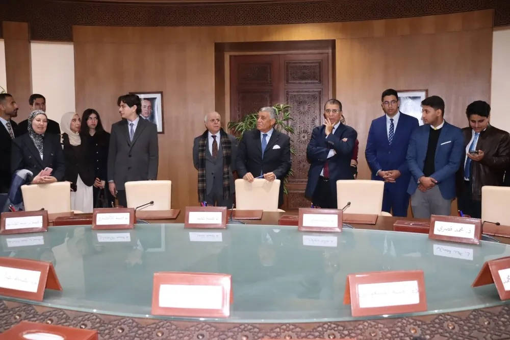 صورة استقبال وفدين طلابيين من فاس والرباط بالمحكمة الدستورية